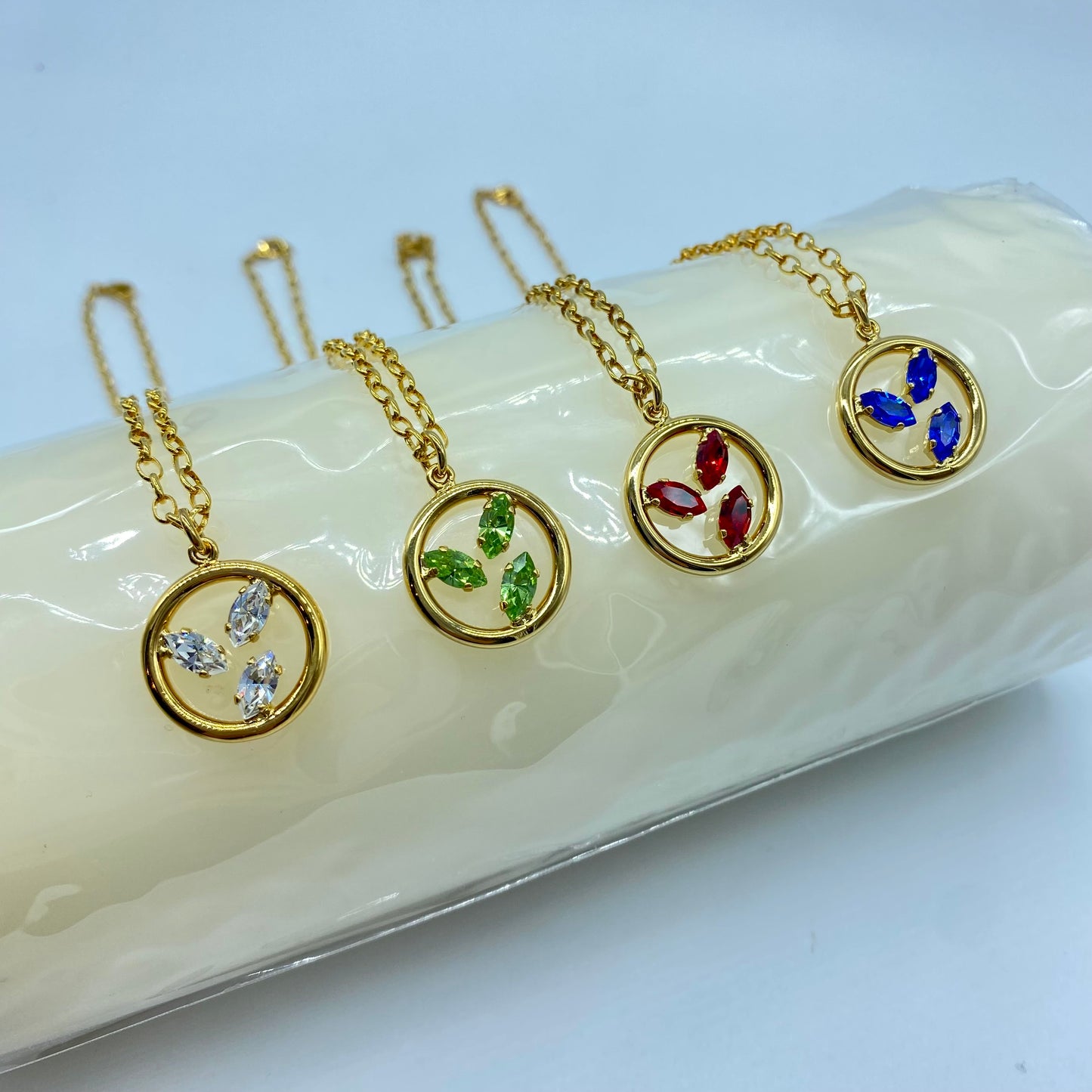 Collana girocollo oro “Foglia Trilogy”