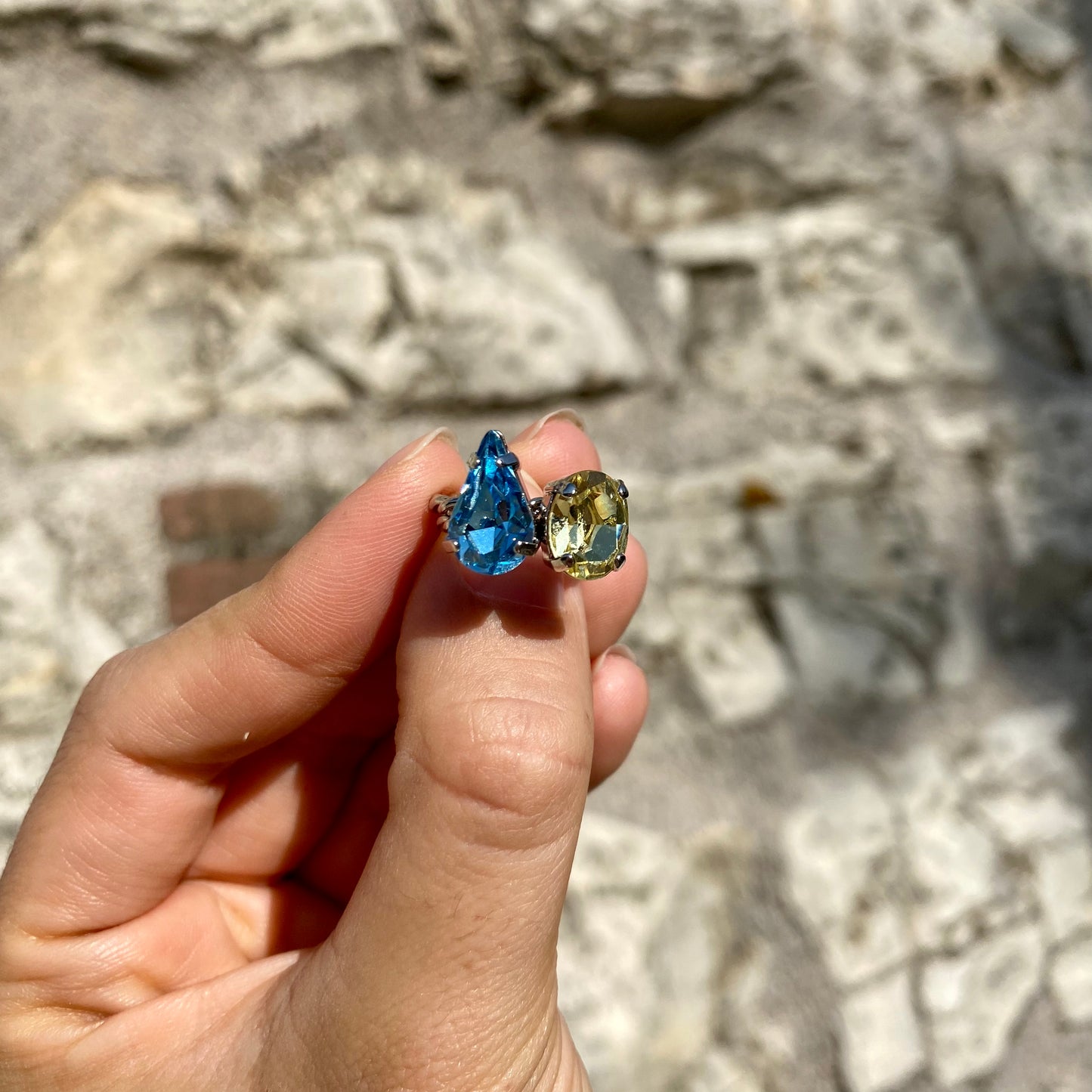 Anello regolabile torchon con castone ovale